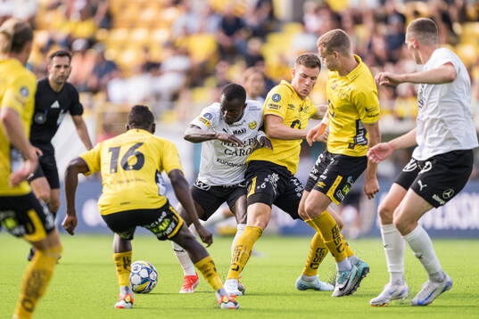 Mjällbys Abdoulie Manneh och Elfsborgs Andri Fannar
