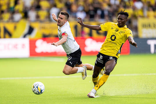Mjällbys Jesper Gustavsson och Elfsborgs Jalal Abdullai