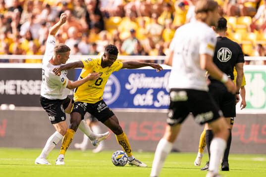 Mjällbys Jacob Bergström och Elfsborgs Terry Yegbe