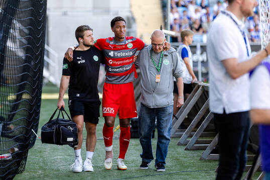 Västerås Mikael Marques de Pombal Vivar lämnar planen