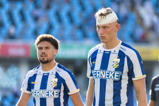 IFK Göteborgs Thomas Santos och Laurs Skjellerup  deppar