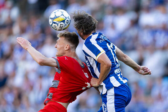 Västerås Viktor Granath och IFK Göteborgs Gustav Svensson