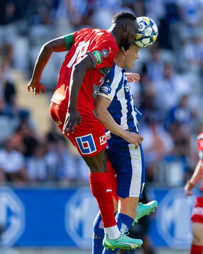 Västerås Frederic Nsabiyumva och IFK Göteborgs Laurs