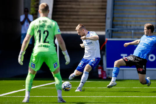 IFK Norrköpings Dino Salihovic nder fotbollsmatchen i
