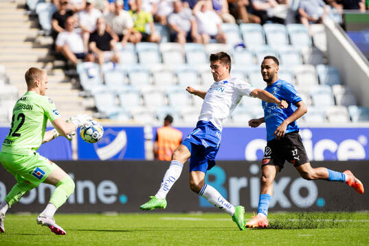 Halmstads målvakt Tim Rönning och Vinicius Nogueira De