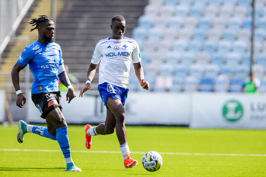 Halmstads Joseph Baffoe och IFK Norrköpings Yahya Kalley