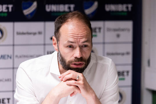 IFK Norrköpings tränare Andreas Alm på presskonferens