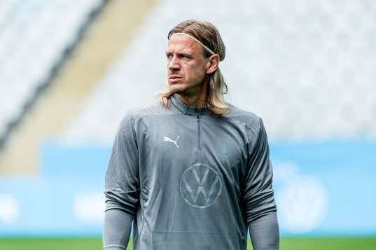 Goalkeeper Johan Dahlin of Malmö FF