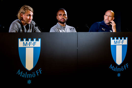 Sebastian Nanasi, Isaac Kiese Thelin and Head coach Henrik