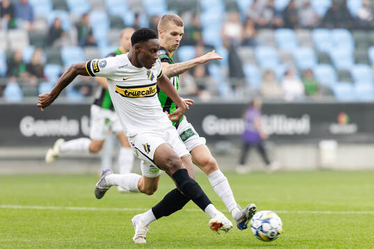 AIKs Mouhamed Lamine Fanne Dabo och GAISs Lucas Hedlund