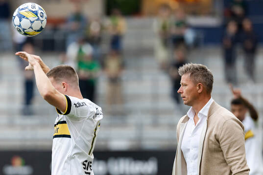 AIKs tränare Mikkjal Thomassen