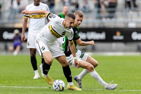 AIKs Dino Besirovic och GAIS Lucas Hedlund