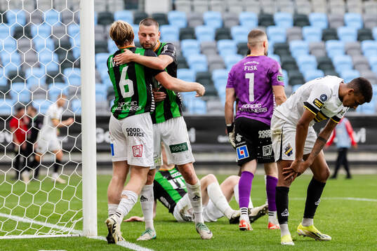 GAIS August Wängberg och Axel Norén jublar