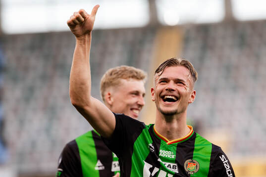 GAIS Alexander Ahl Holmström jublar