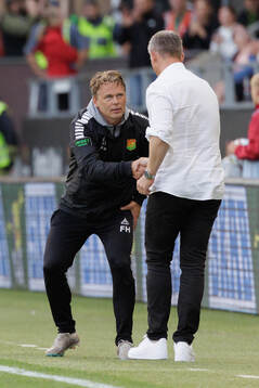 GAISs tränare Fredrik Holmberg och AIKs tränare Mikkjal