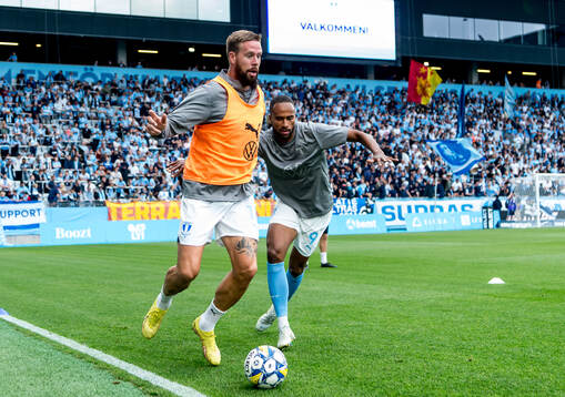 Pontus Jansson and Isaac Kiese Thelin of Malmö FF