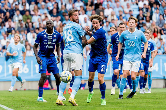 Pontus Jansson of Malmö FF and Kristoffer Odemarksbakken