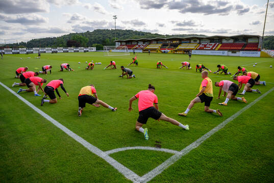 Players warm up