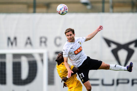 Ibrahima Bah of Diddeleng and Adam Lundkvist of Häcken