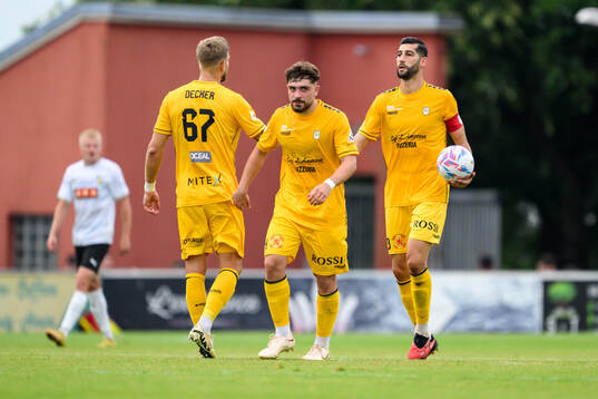 Samir Hadji of Diddeleng celebrate