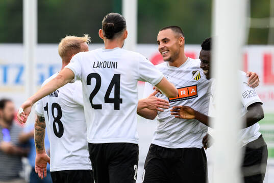 Ali Youssef of Häcken celebrate with teammates