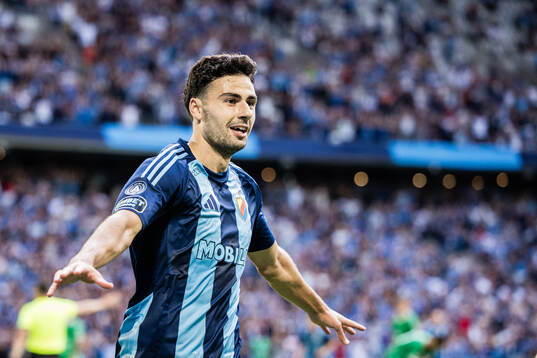 Deniz Hümmet of Djurgården celebrates