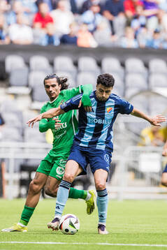 Clayton Duarte of Progres Niederkorn and Deniz Hümmet of