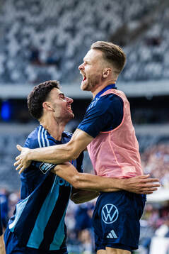 Deniz Hümmet and Jacob Une Larsson celebrates