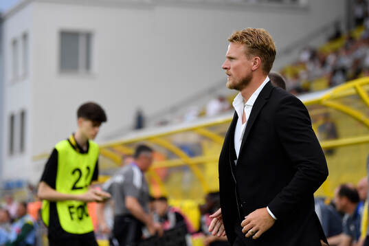 Manager Oscar Hiljemark of Elfsborg reacts