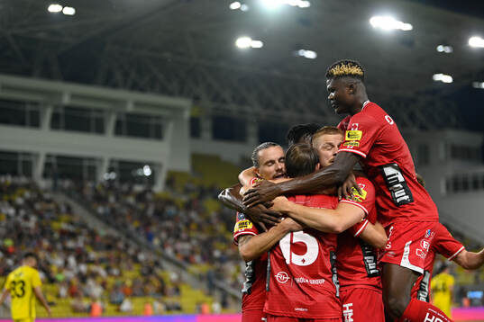 Simon Hedlund of Elfsborg celebrates with teammates