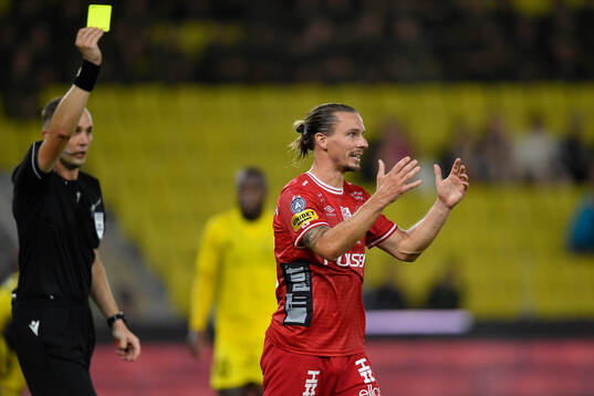 Niklas Hult of Elfsborg reacts