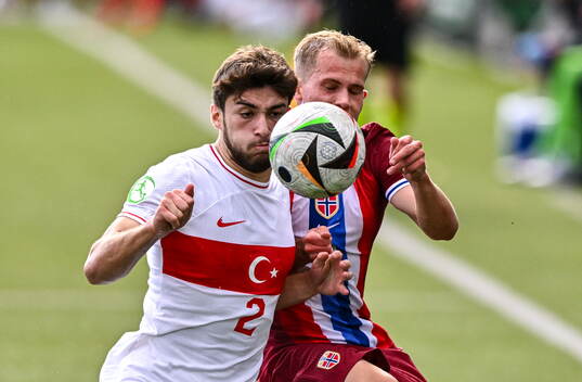 Ali Turap Bulbul of Turkiye in action against Aleksander