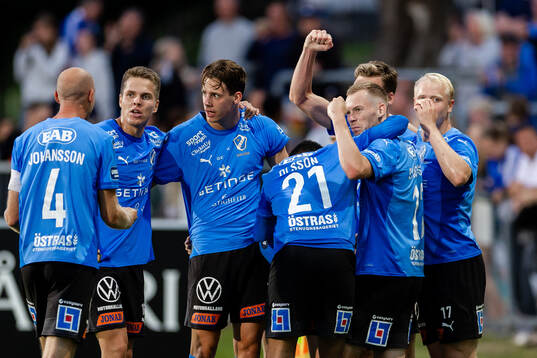 Halmstads Birnir Ingason jublar