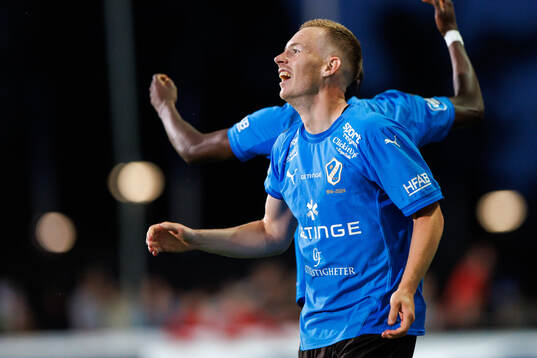 Halmstads Gisli Eyjolfsson jublar