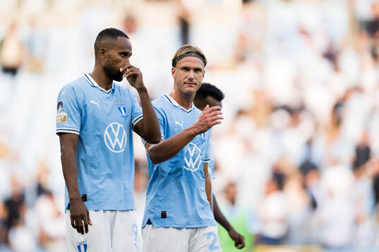 Malmö FFs Isaac Kiese Thelin och Erik Botheim deppar