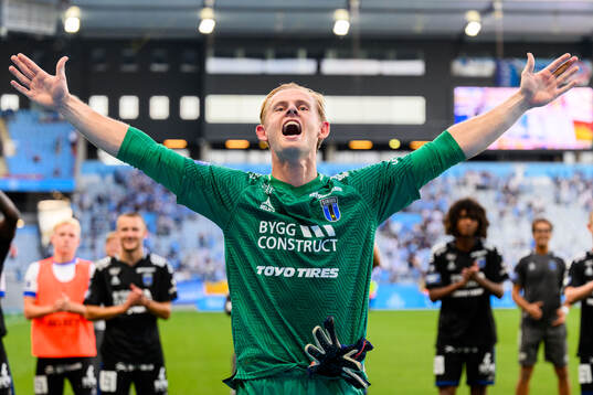 Sirius målvakt Jakob Tånnander jublar
