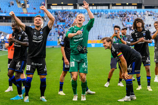 Sirius Henrik Castegren och målvakt Jakob Tånnander