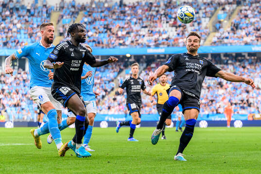 Malmö FFs Pontus Jansson och Sirius Patrick Nwadike och