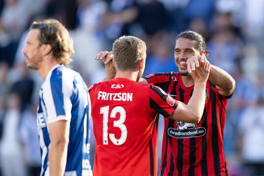 Brommapojkarnas Ludvig Fritzson jublar ihop med Nikola Vasic