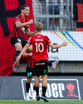 Brommapojkarnas Nikola Vasic jublar