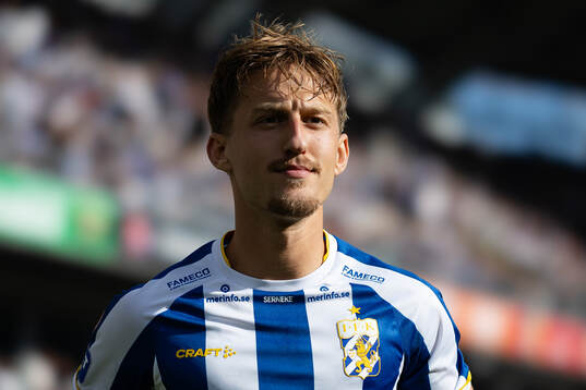 IFK Göteborgs Arbnor Mucolli innan fotbollsmatchen i