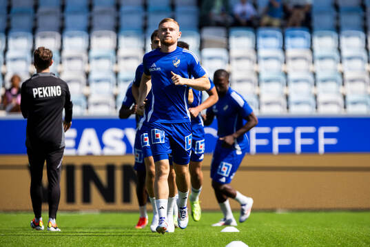 IFK Norrköpings Dino Salihovic på uppvärmningen