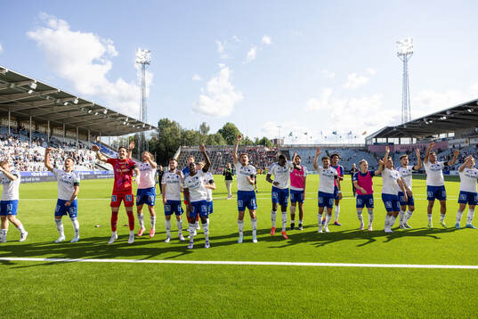 IFK Norrköpings spelare jublar