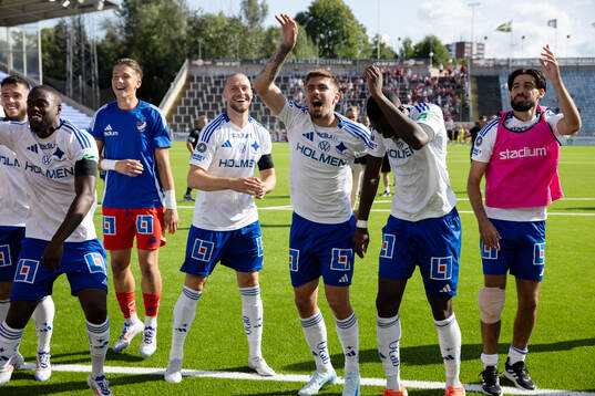 IFK Norrköpings spelare jublar