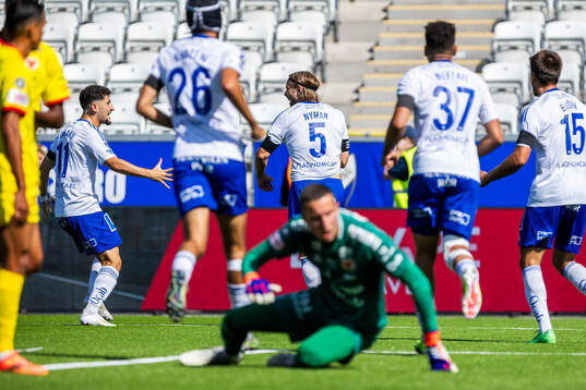 IFK Norrköpings Ismet Lushaku jublar med Christoffer Nyman