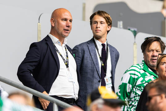 Hammarbys sportchef Mikael Hjelmberg och teknikske chefen