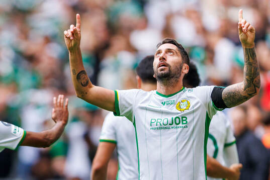Hammarbys Nahir Besara jublar