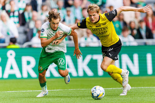 Hammarbys Hampus Skoglund och Mjällbys Jacob Kiilerich Rask