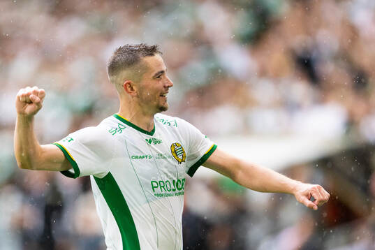Hammarbys Oscar Johansson Schellhas jublar
