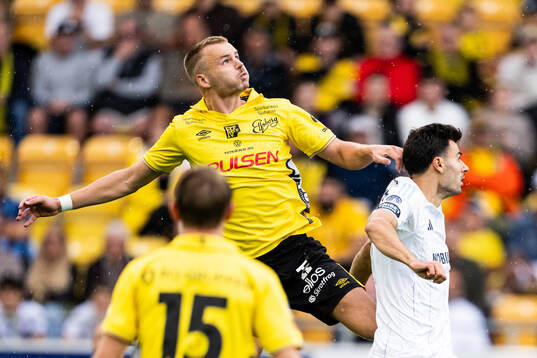 Elfsborgs Gustav Henriksson och Djurgårdens Deniz Hummet